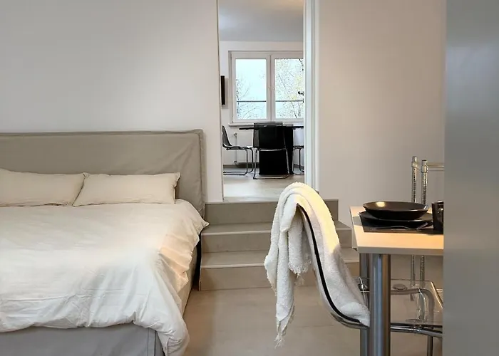 Modern, Bright For Individuals & Groups Apartmán