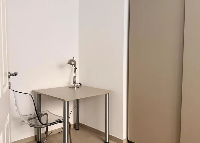 Modern, Bright For Individuals & Groups Apartmán